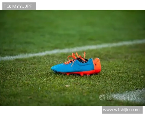 足球巨星私下常穿鞋款揭秘 从球场到日常的时尚选择
